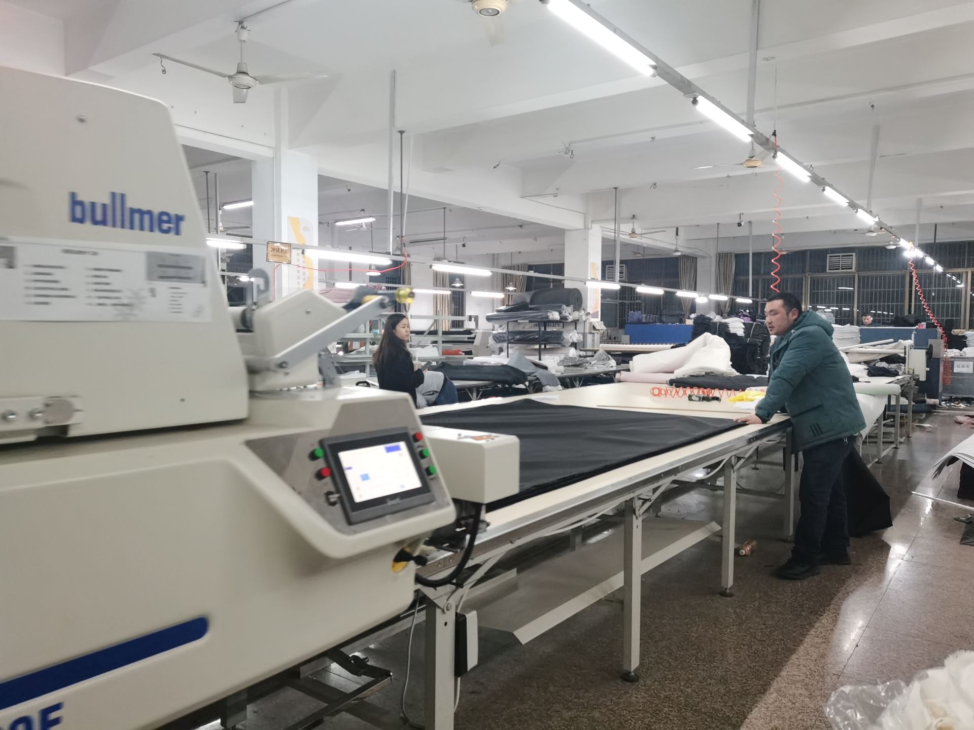 新兴的制帽企业