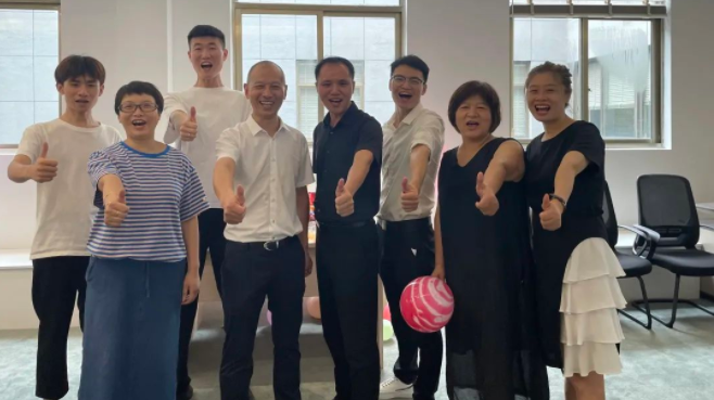 与高校合作的帽厂