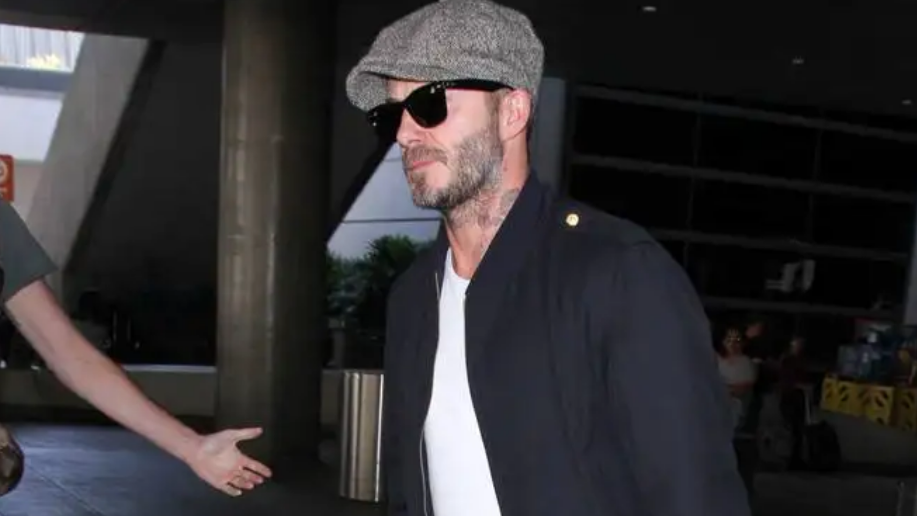 中年人戴帽子图一