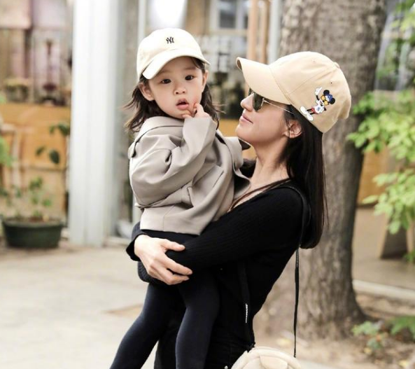 看一看棒球帽是如何兴起的