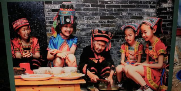 少数民族帽子文化