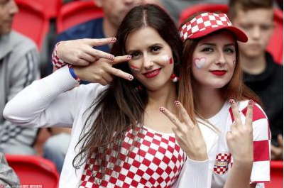 看欧洲杯戴什么帽子