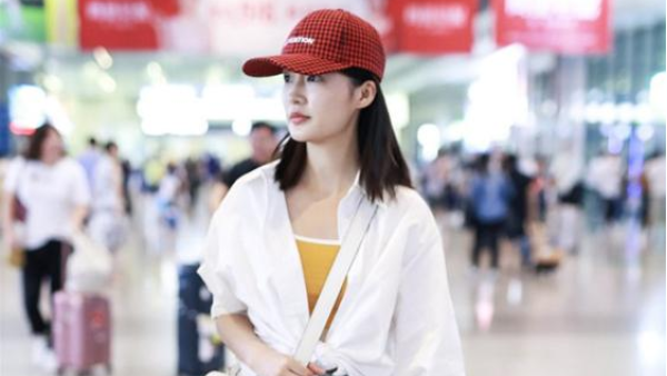 明星的棒球帽穿搭