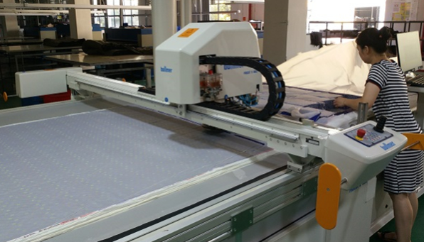 有先进制帽设备的帽厂