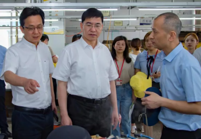 媒体报道中的义乌帽厂