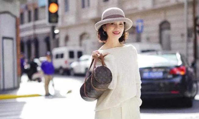 老年人时髦帽子穿搭