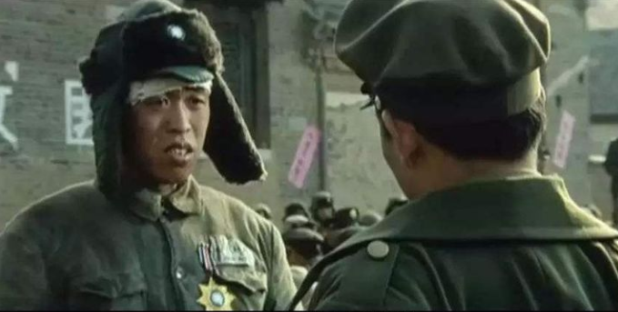 丁小二戴战神的帽子