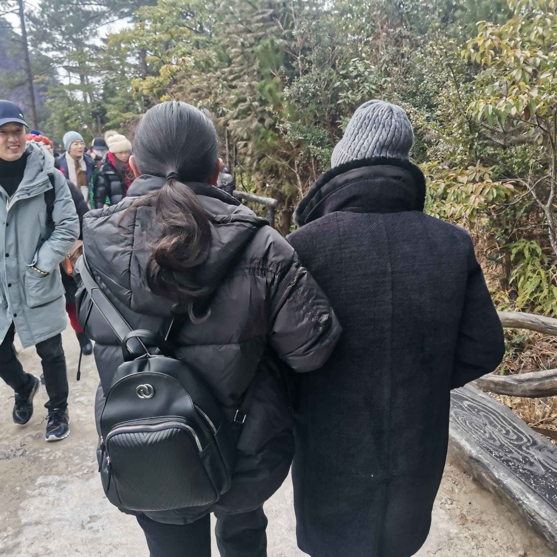 景区游客戴的帽子