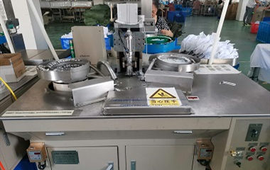 帽子设备自动打扣机