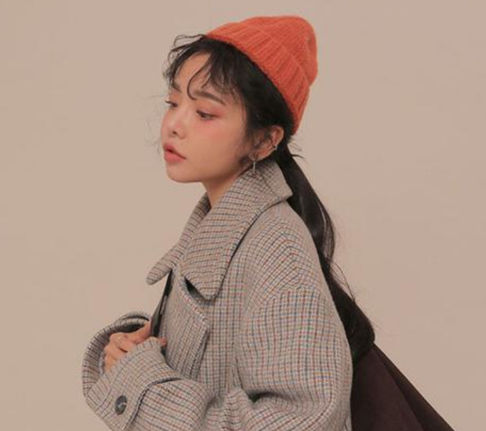 马尾辫戴帽子图片